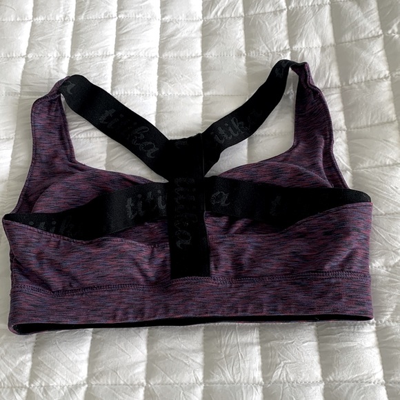 Nike Athletic Crop Top Size Small - Picture 2 of 3